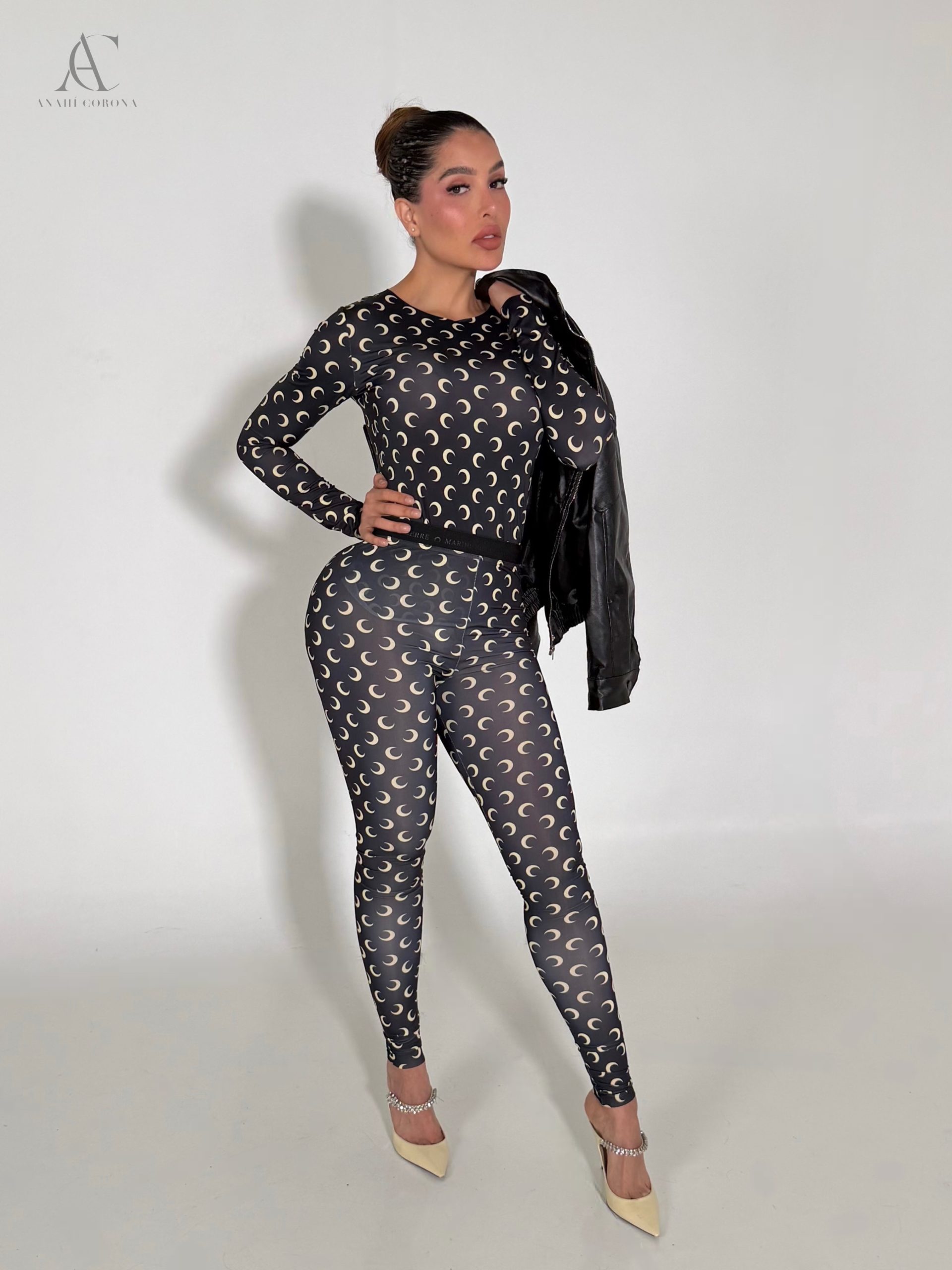 "Luna" Negro con amarillo