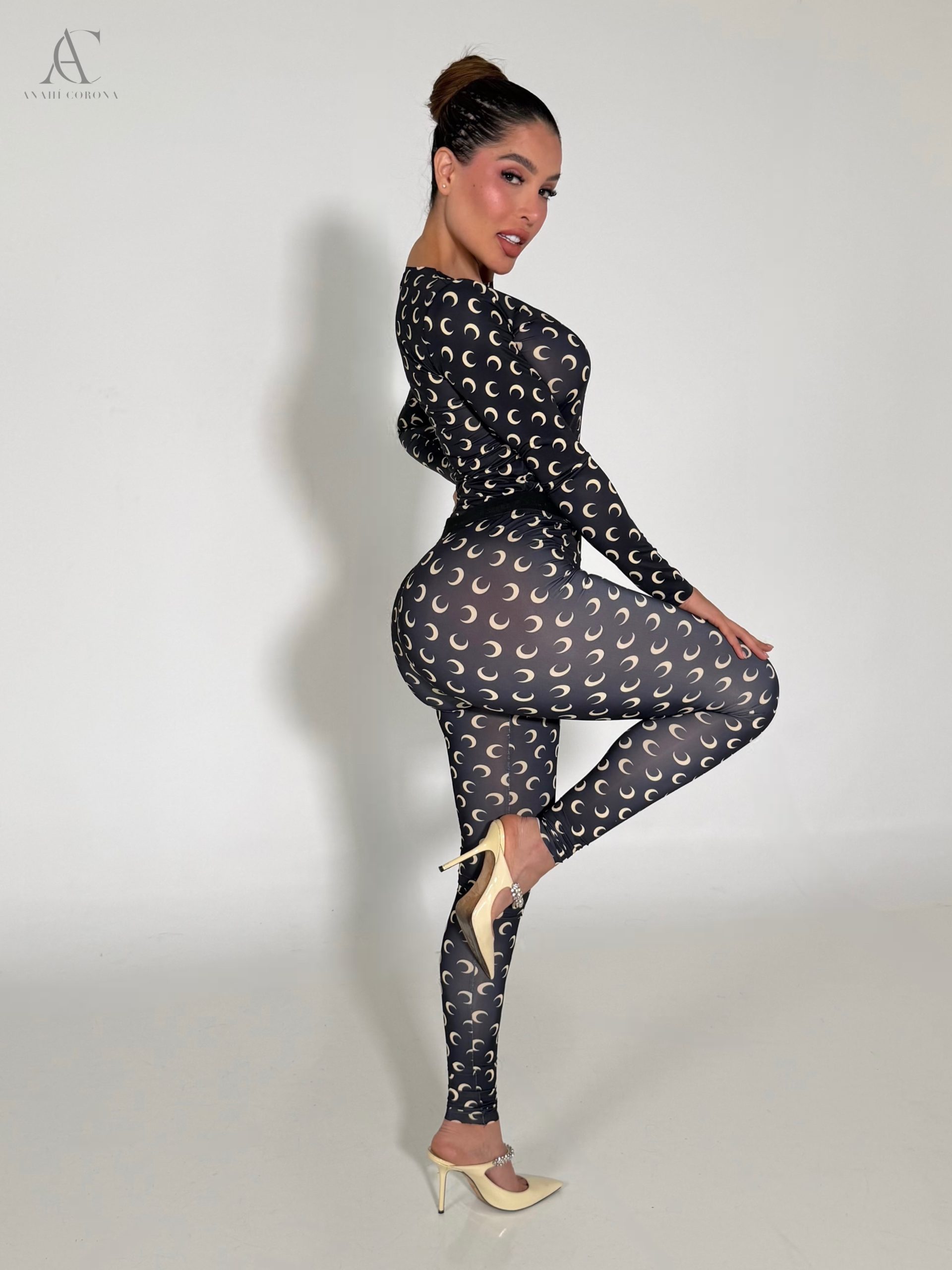 "Luna" Negro con amarillo